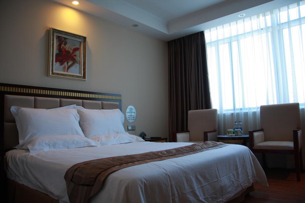Greentree Inn Guangdong Shantou Chengjiang Road Business Hotel Exteriör bild